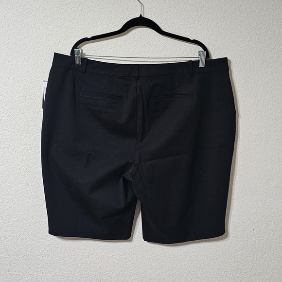 Lauren Ralph Lauren Shorts Womens 20W Black Stretch Comfort Bermuda - Picture 2 of 11